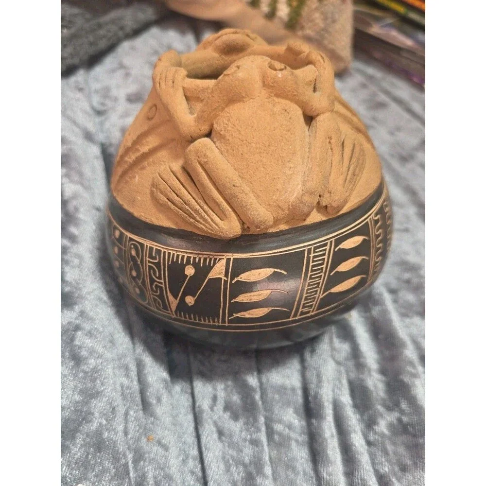 FROGS MOTIF MESOAMERICA VESSEL GAITIL GUANACASTE COSTA RICA POTTERY A/S BRICENO